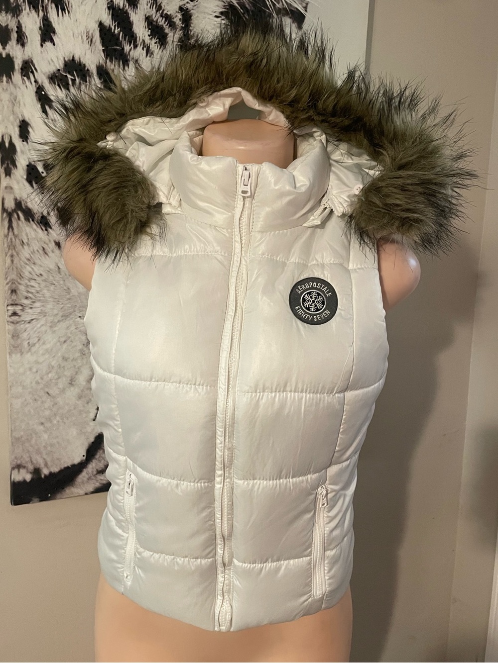 New Aeropostale White Puffer Vest with Faux Fur Hood logo patch winter Small
